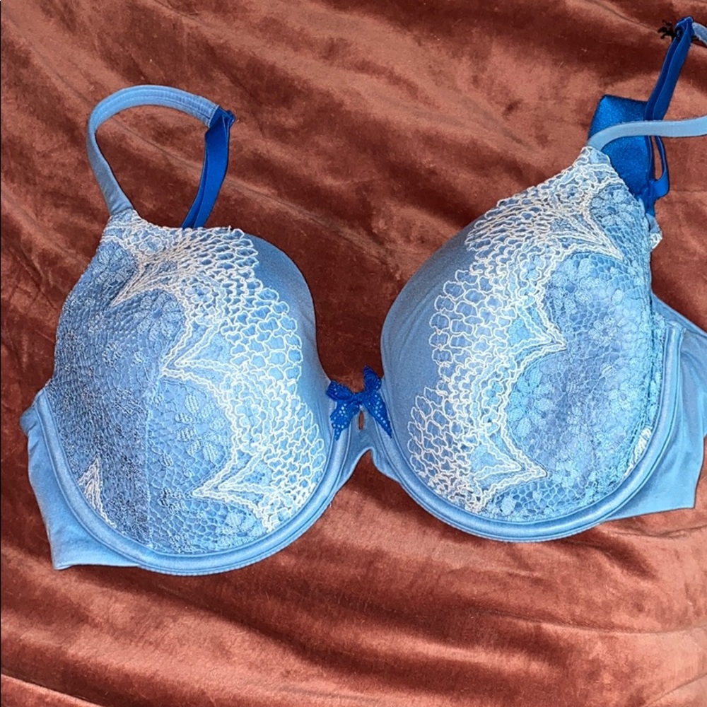 Brand new victoria secret bra with tags